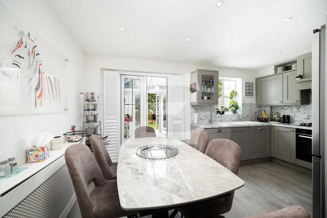 Kingsbridge Drive, Mill Hill, NW7, photo 4