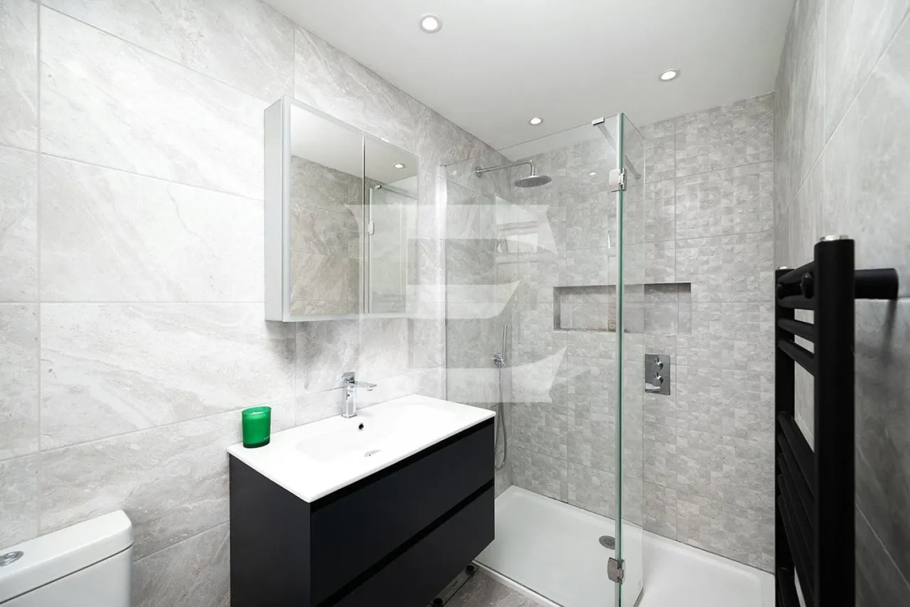Kingsbridge Drive, Mill Hill, NW7, photo 9