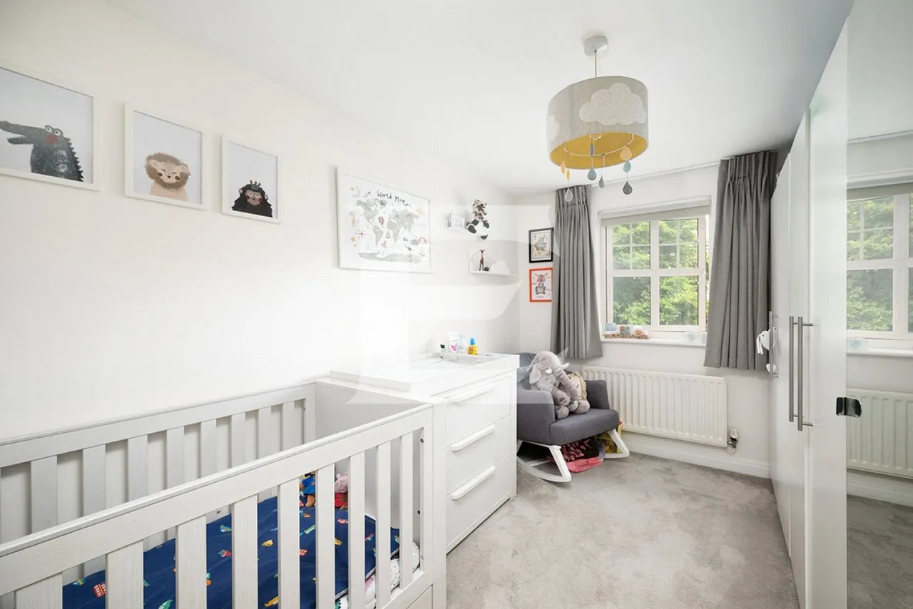 Kingsbridge Drive, Mill Hill, NW7, photo 19