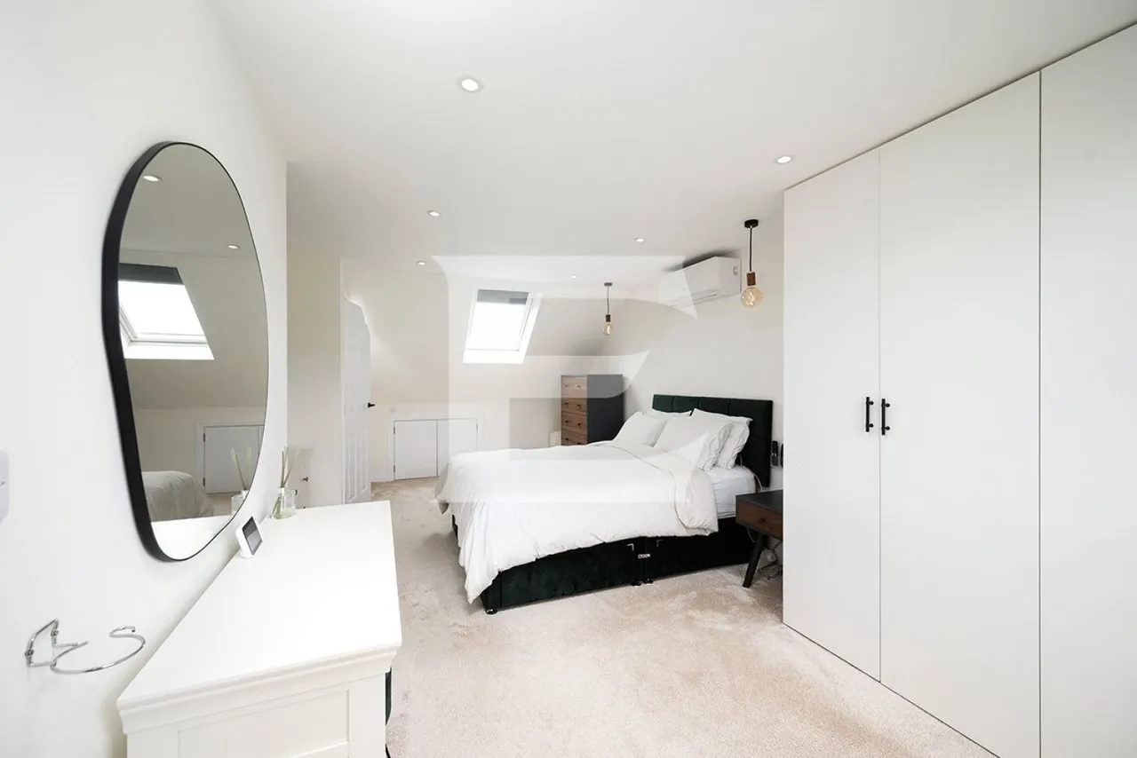 Kingsbridge Drive, Mill Hill, NW7, photo 17