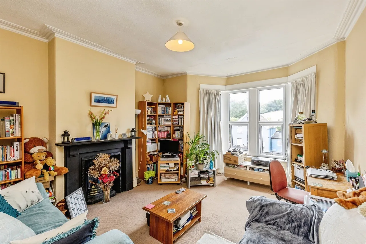 3 bed flat for sale, Bath Road, Brislington, BS4