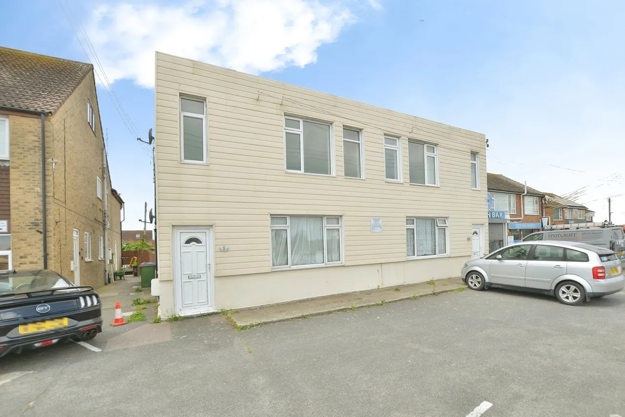 2 bed flat for sale — Dunes Road, Greatstone, Kent, TN28