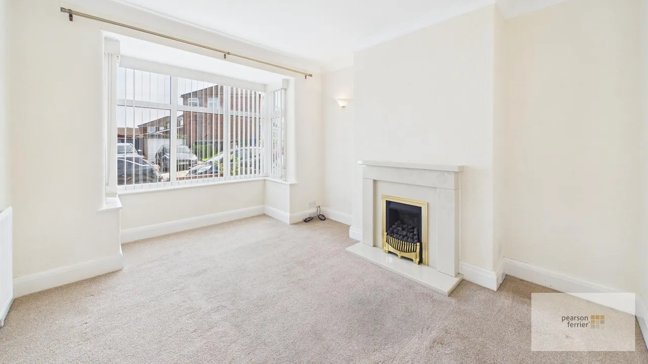 Holcombe Avenue, Bury, BL8 2RN, photo 3