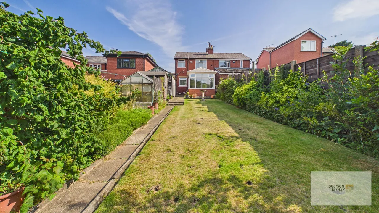 Holcombe Avenue, Bury, BL8 2RN, photo 18