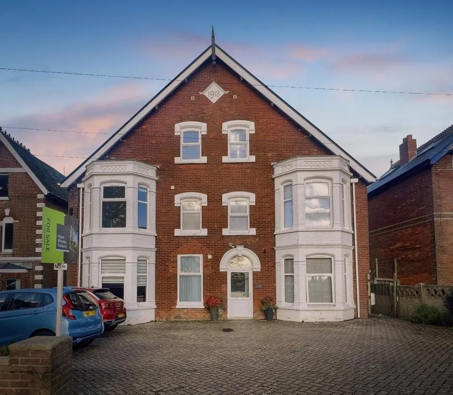2 bed flat for sale, Victoria Grove, East Cowes, PO32