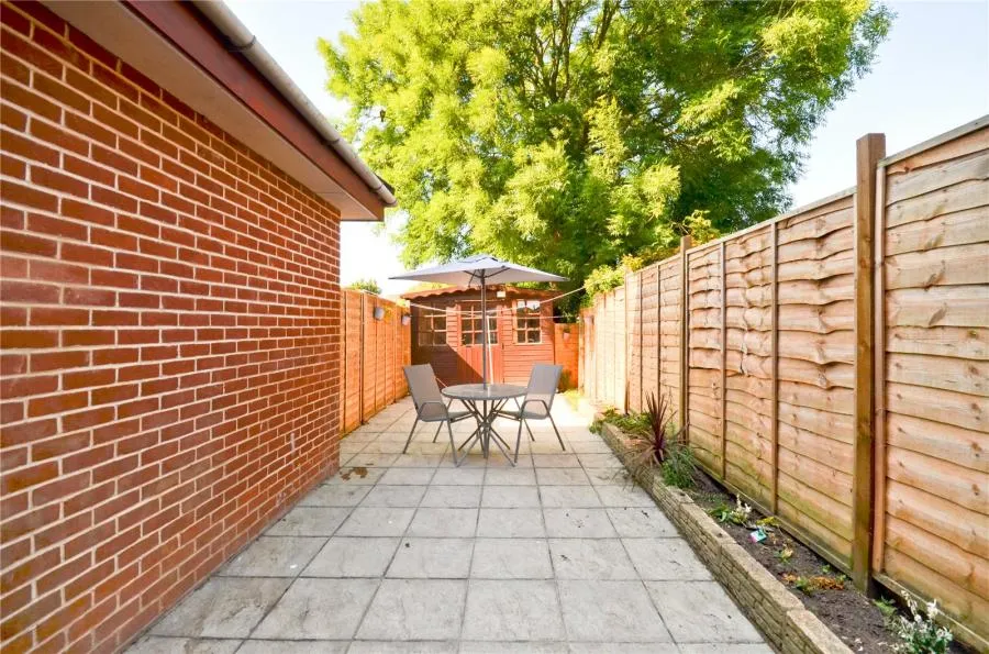 Victoria Grove, East Cowes, PO32, photo 11