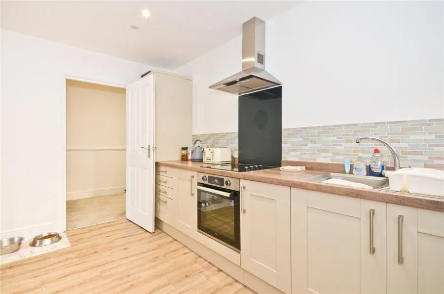Victoria Grove, East Cowes, PO32, photo 6