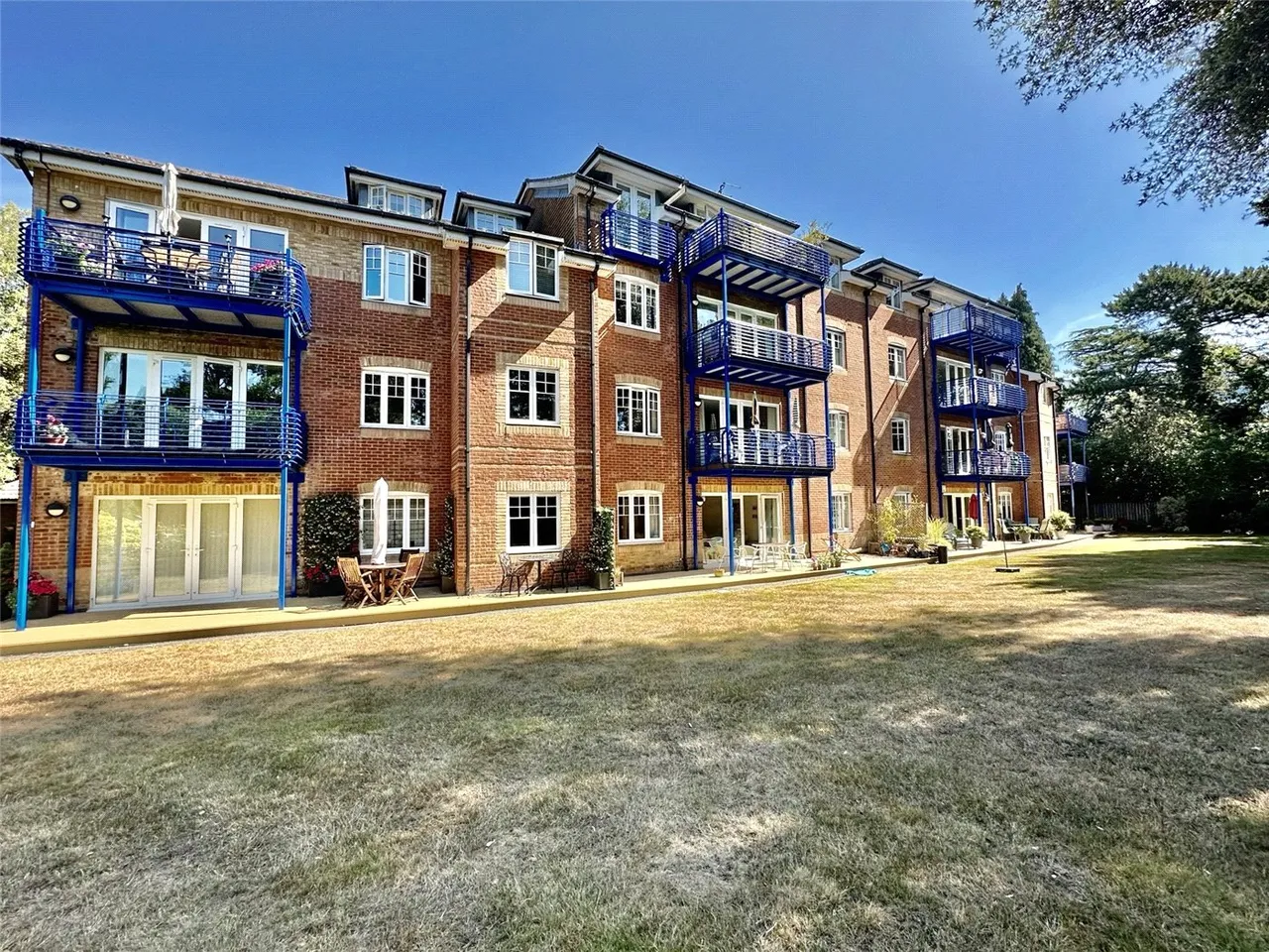3 bed flat for sale — West Cliff Road, West Cliff, Bournemouth, Dorset, BH4