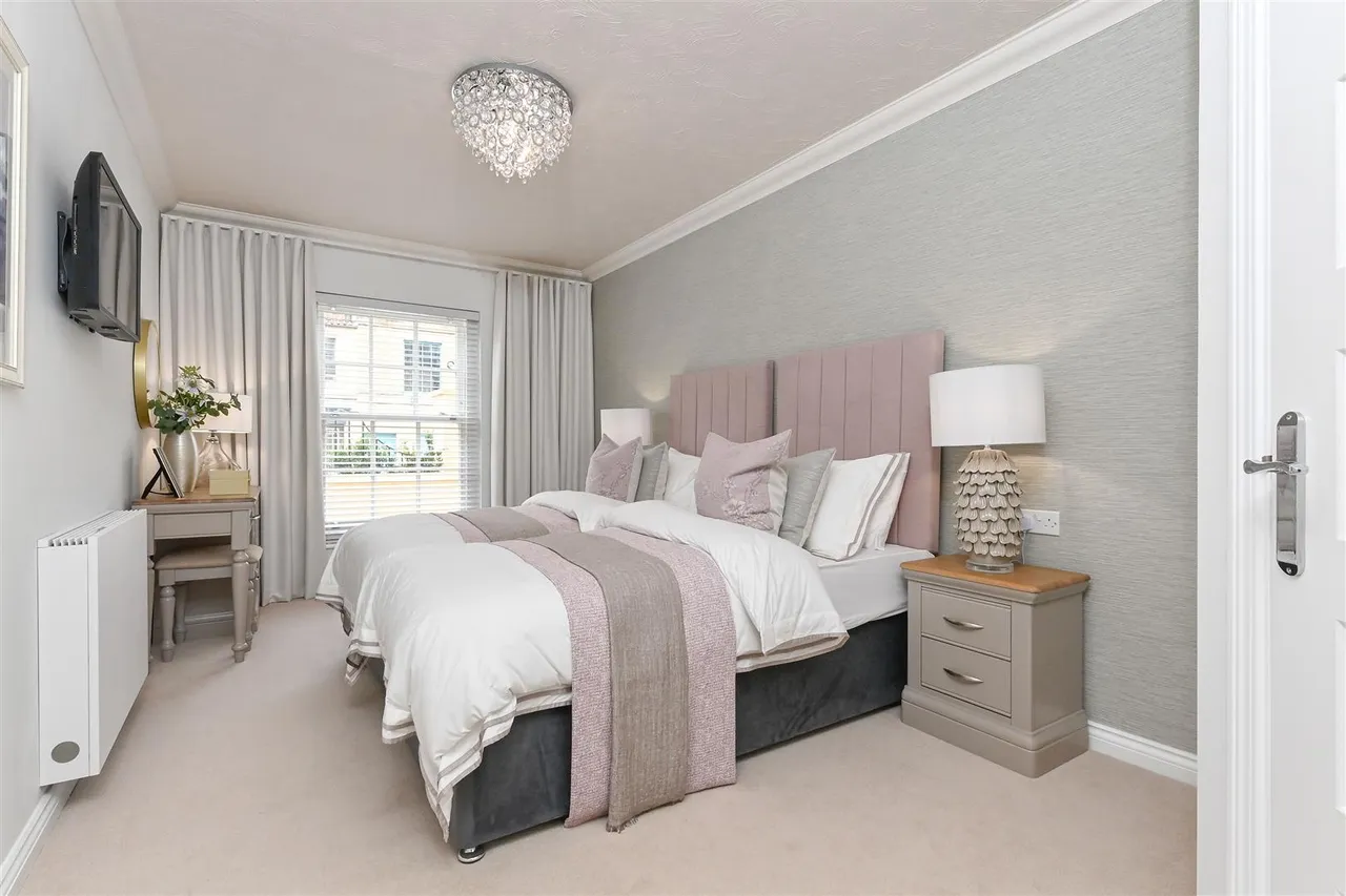 The Causeway, Chippenham, SN15, photo 3