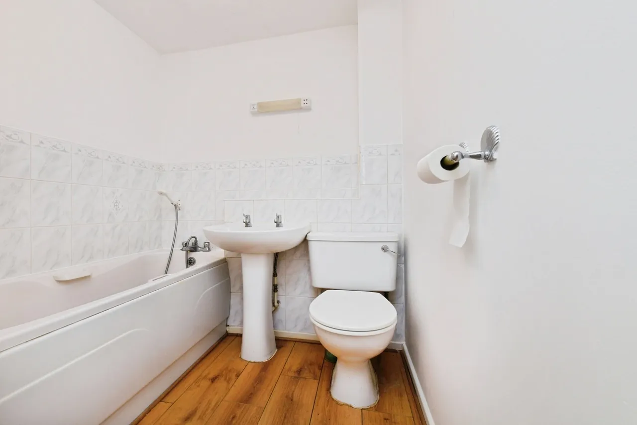 Lancaster Drive, Langdon Hills, Basildon, Essex, SS16, photo 11