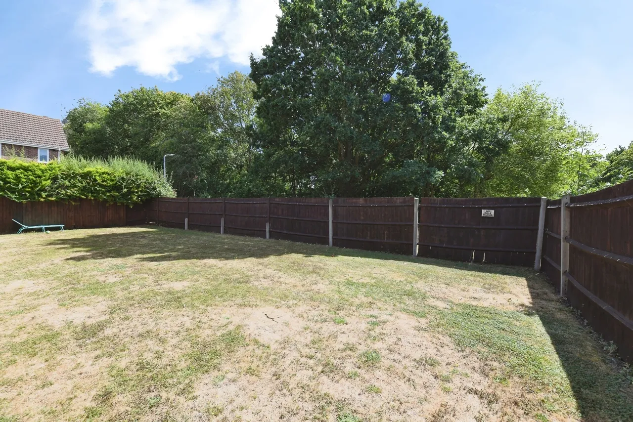Lancaster Drive, Langdon Hills, Basildon, Essex, SS16, photo 3