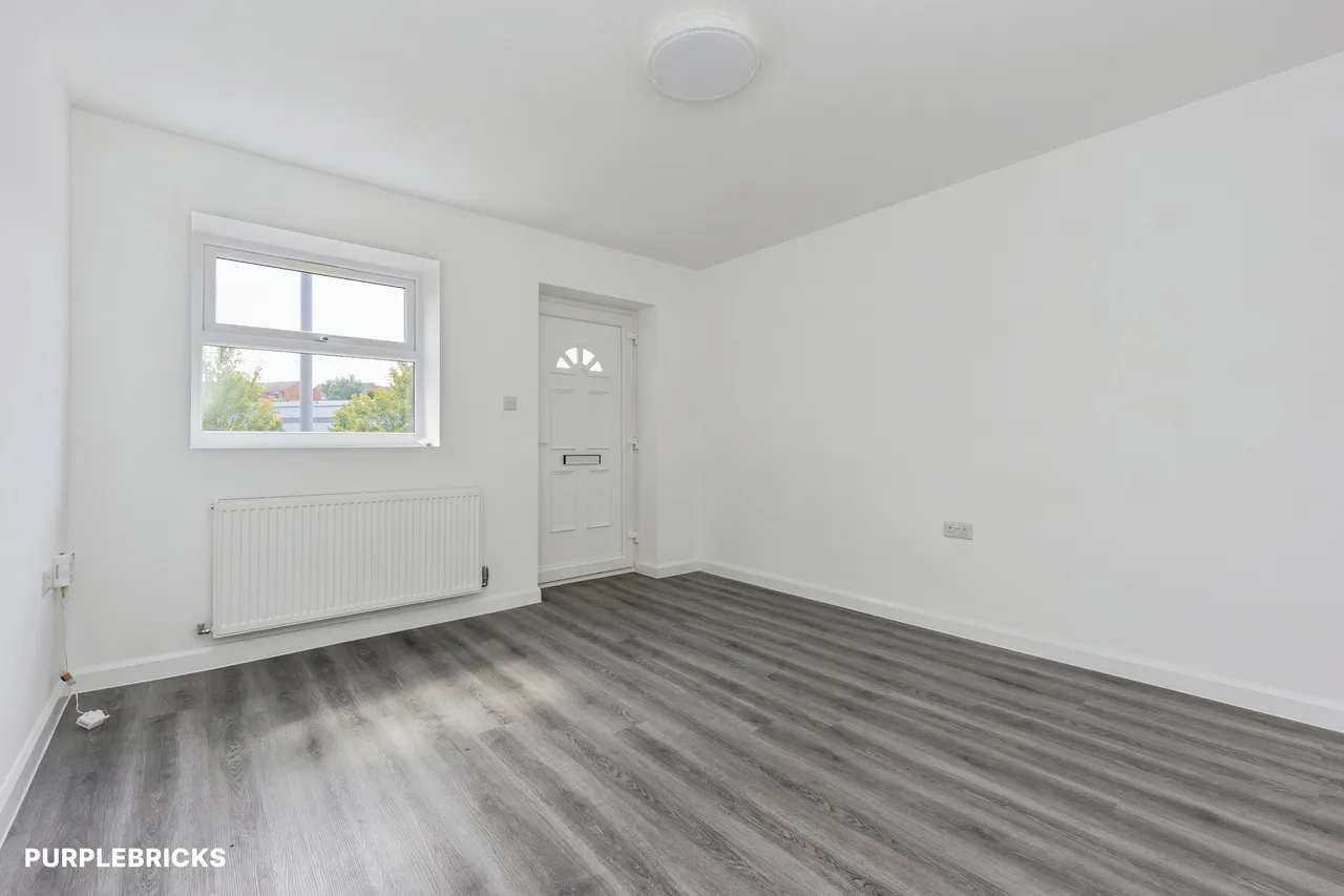 Hempshaw Lane, Stockport, SK1, photo 7