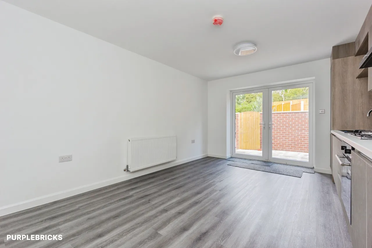 Hempshaw Lane, Stockport, SK1, photo 4