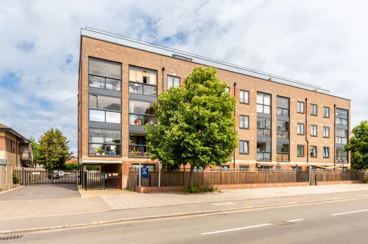 2 bed flat for sale — Flat 60, Bishopsgate House 527—529, HOUNSLOW