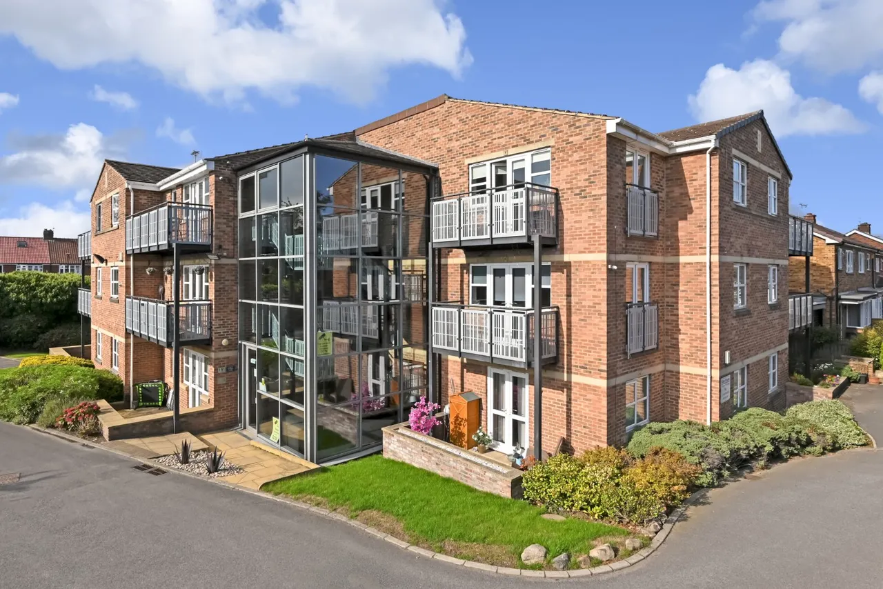 2 bed flat for sale, Boroughbridge Road, York, YO26