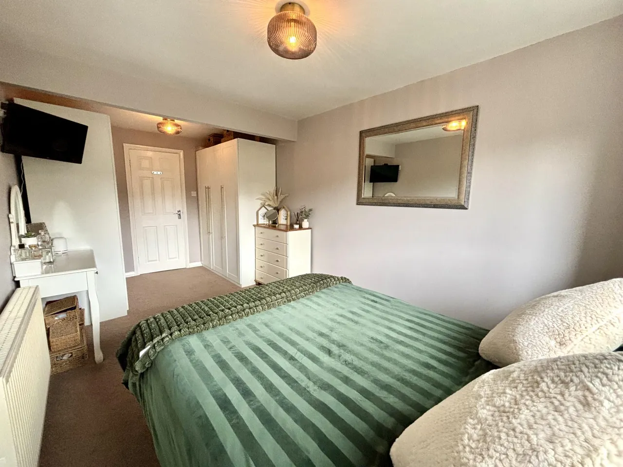 West Lea Crescent, Yeadon, LS19, photo 15