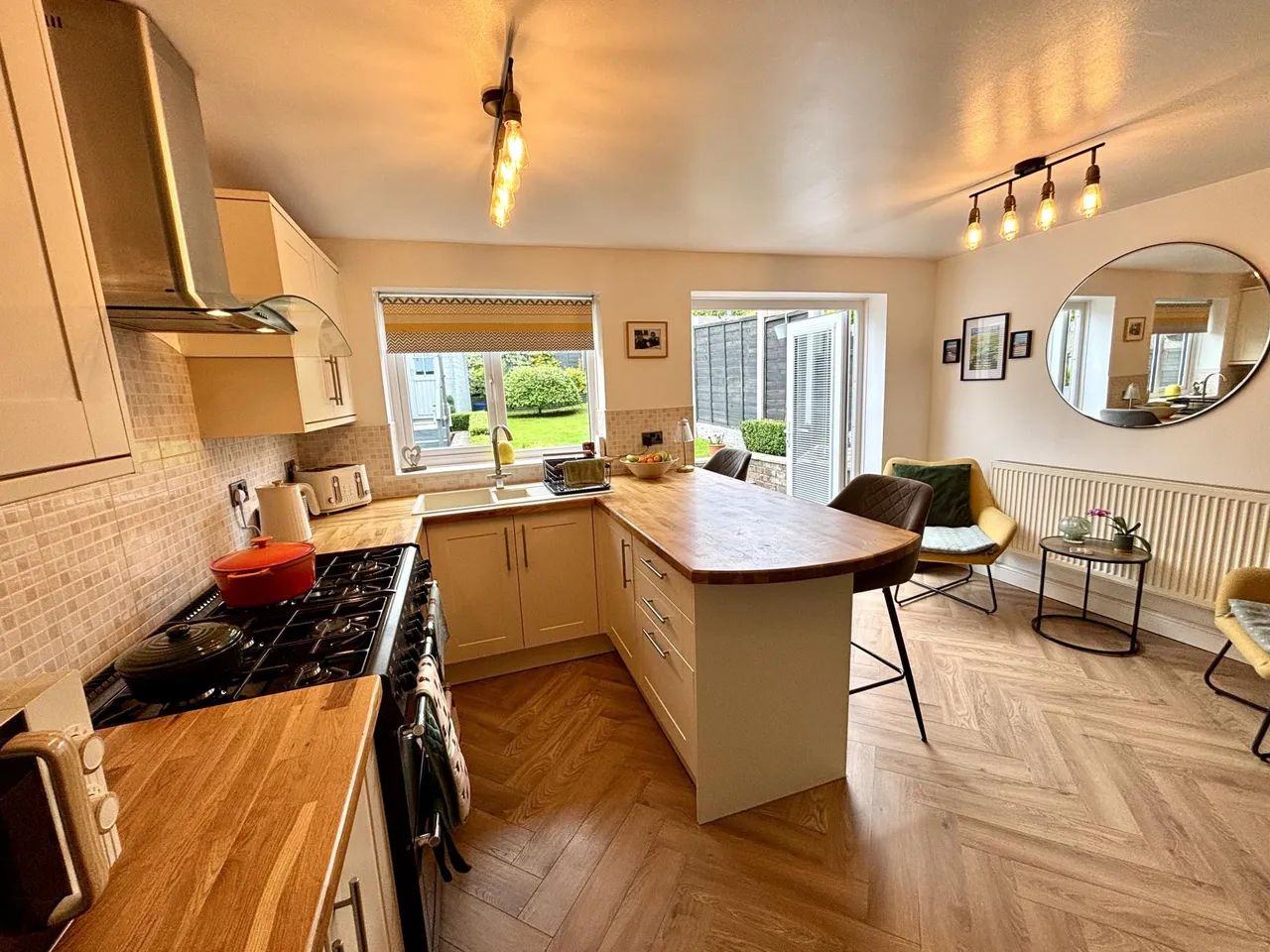 West Lea Crescent, Yeadon, LS19, photo 8