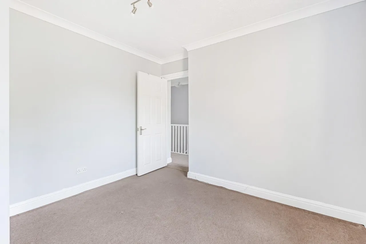 Oakfield Close, Potters Bar, EN6, photo 18