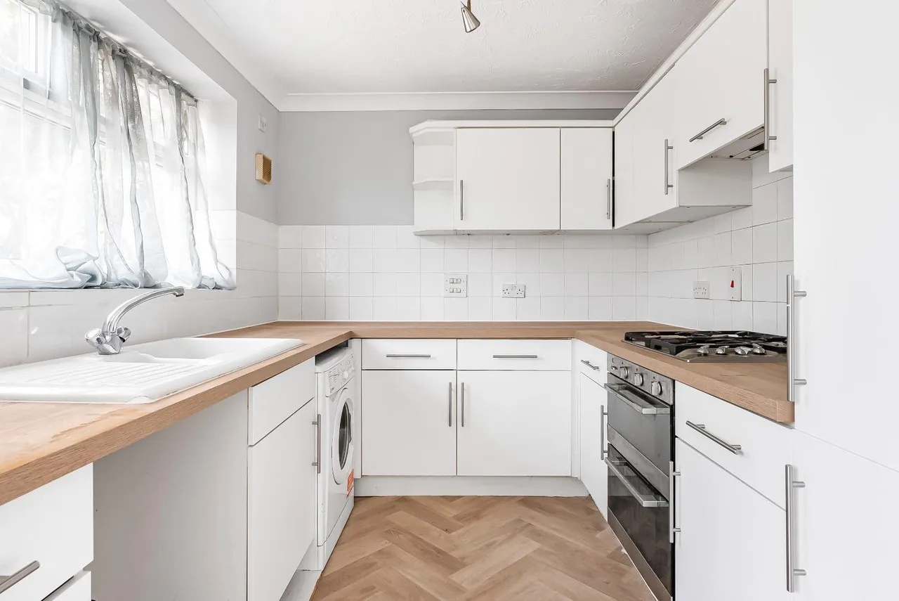 Oakfield Close, Potters Bar, EN6, photo 3