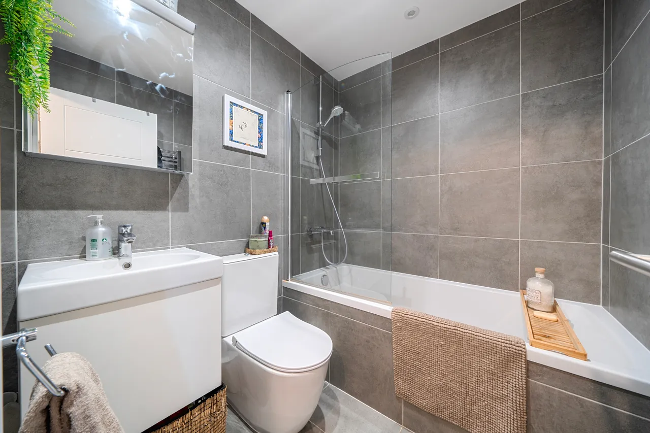 Wells Park Road, London, SE26, photo 3