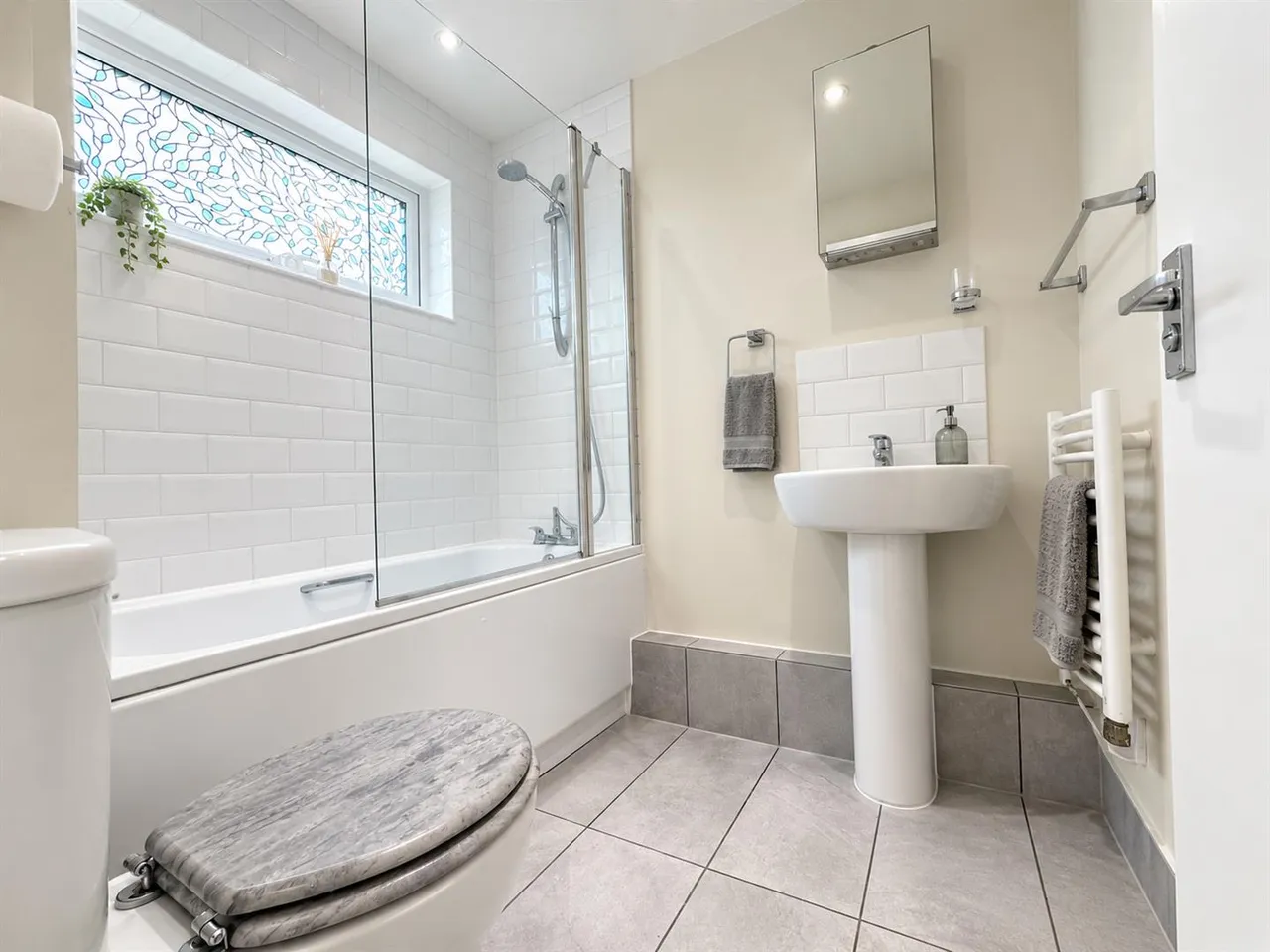 Adelaide Close, Slough, photo 6