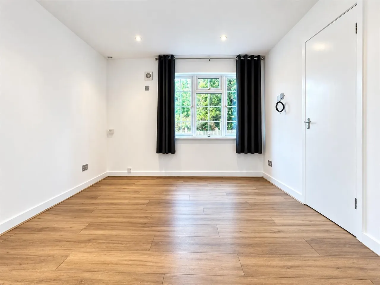 Adelaide Close, Slough, photo 5