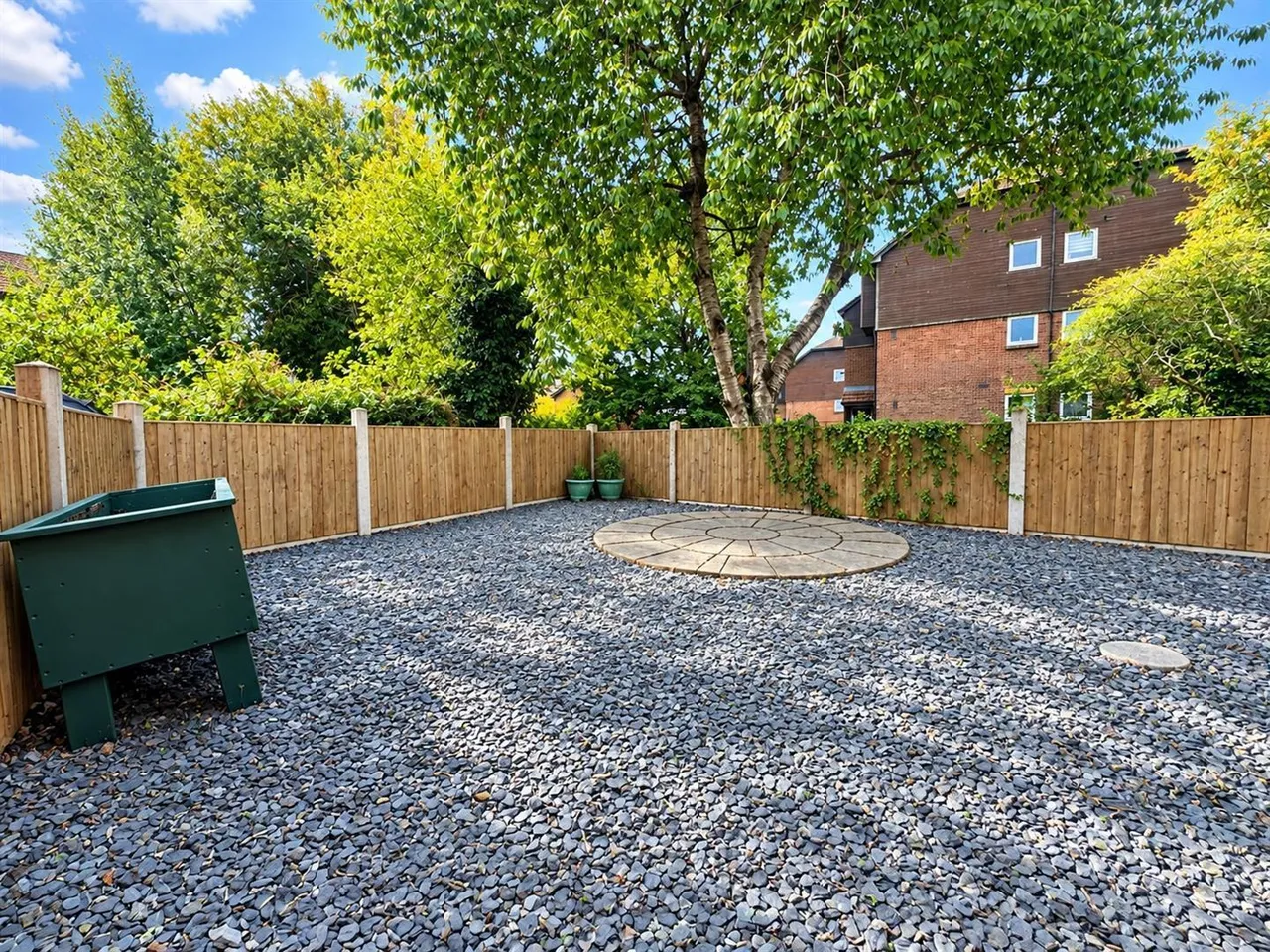 Adelaide Close, Slough, photo 7
