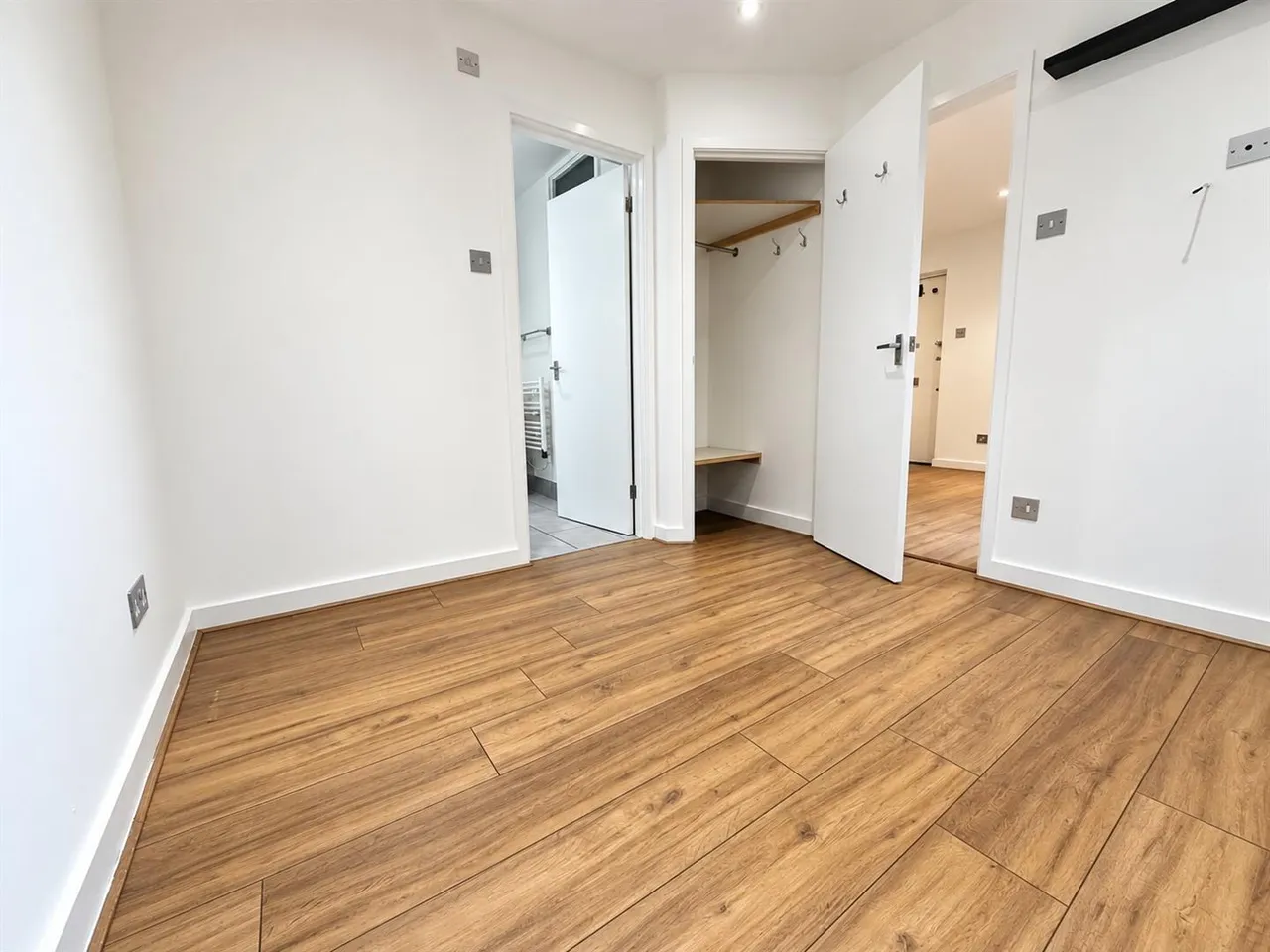 Adelaide Close, Slough, photo 4
