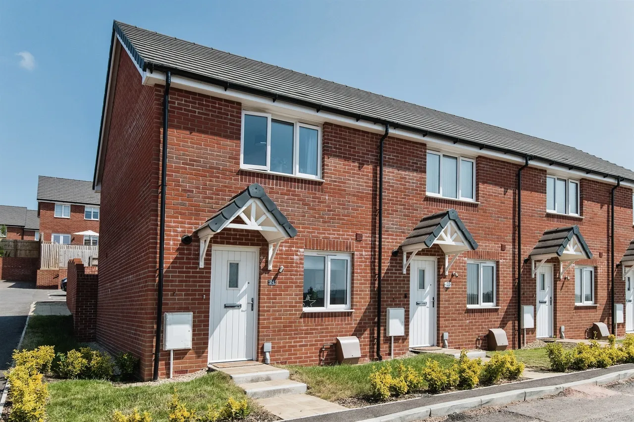 2 bed house for sale — Covert Close, Axminster