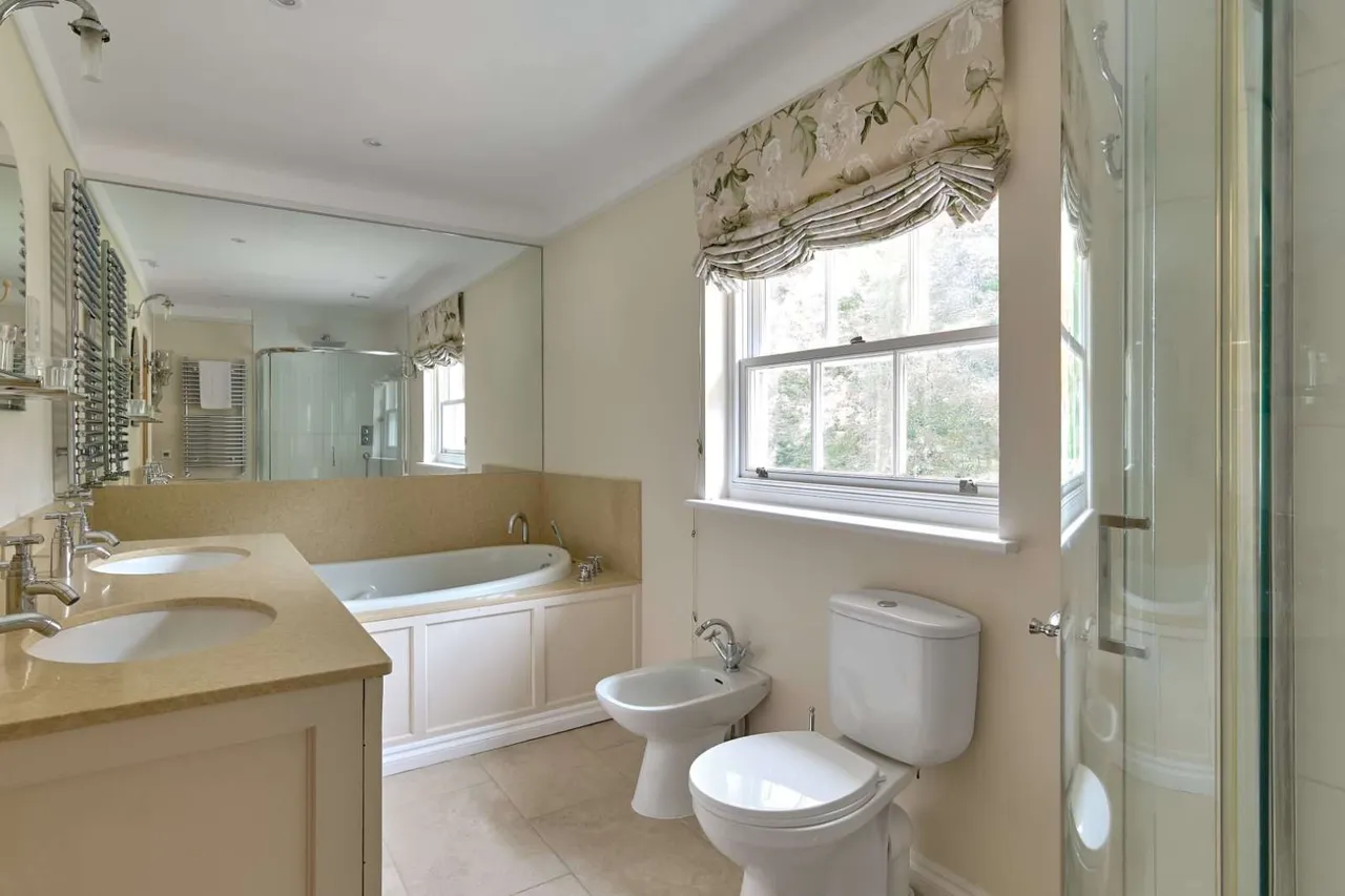 Woolmer Hill Road, Haslemere, GU27, photo 9