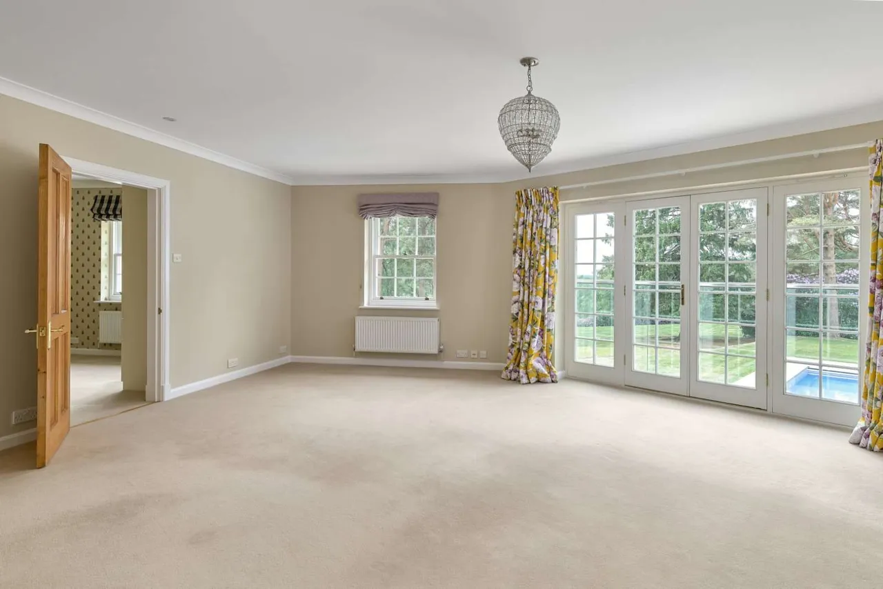 Woolmer Hill Road, Haslemere, GU27, photo 8