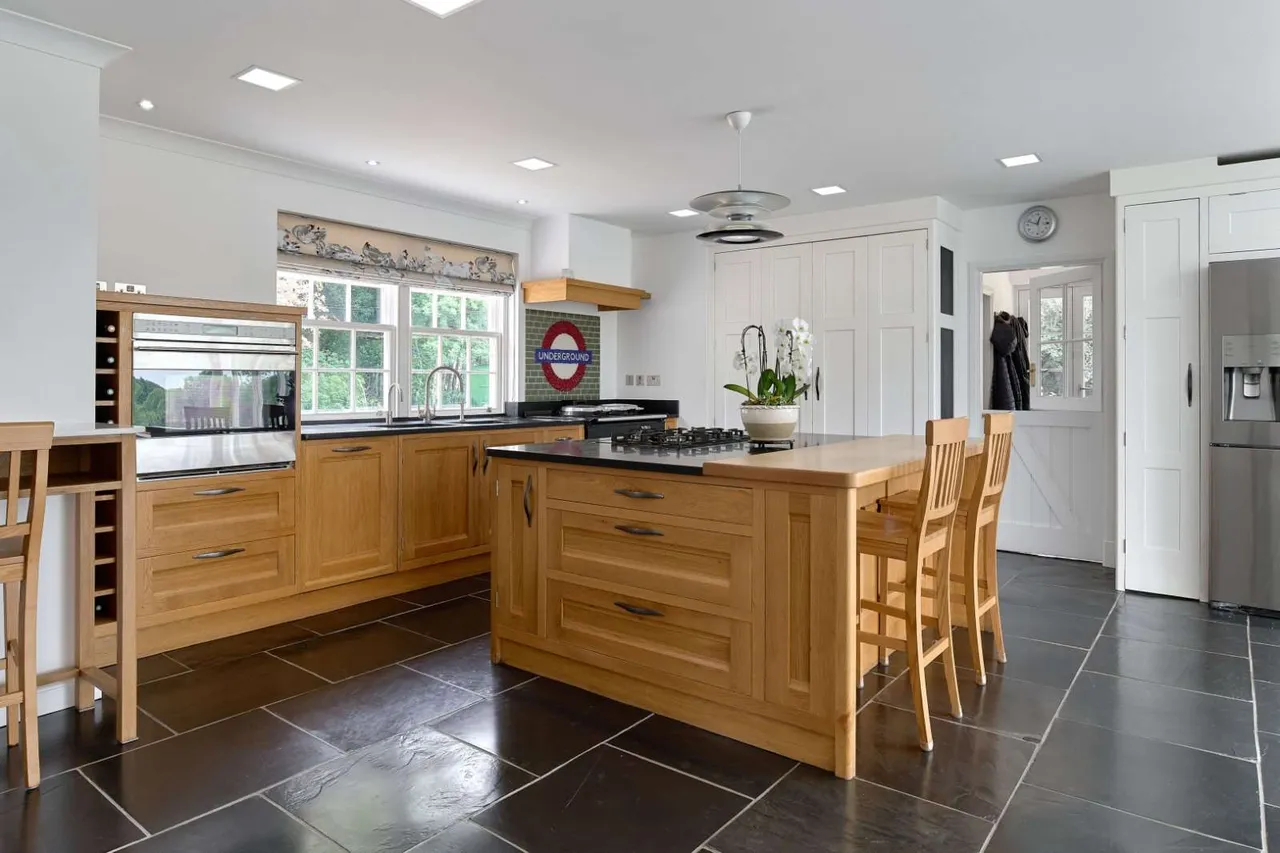 Woolmer Hill Road, Haslemere, GU27, photo 5