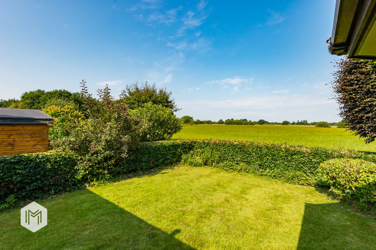 Waltham Avenue, Glazebury, Warrington, WA3 5NL, photo 4