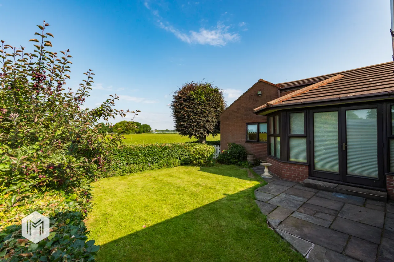 Waltham Avenue, Glazebury, Warrington, WA3 5NL, photo 13