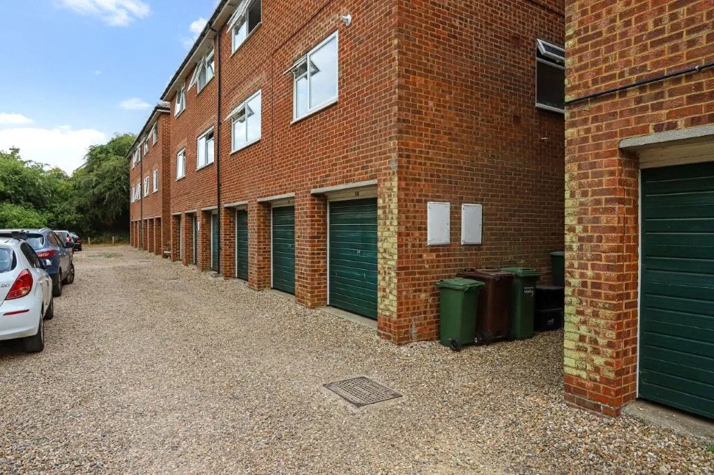 Alfred Road, Farnham, GU9, photo 7