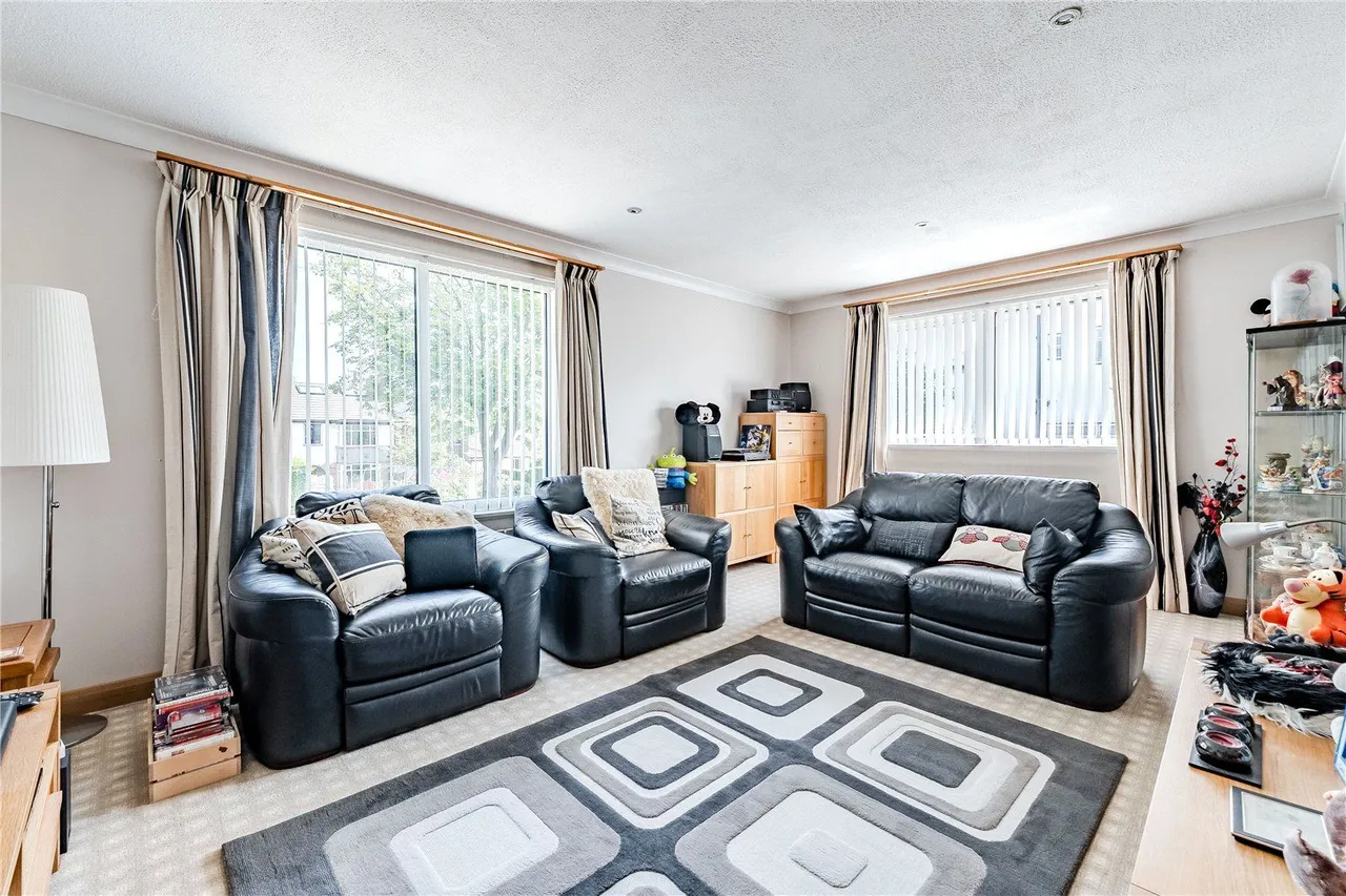 The Drive, Adel, LS16, photo 5