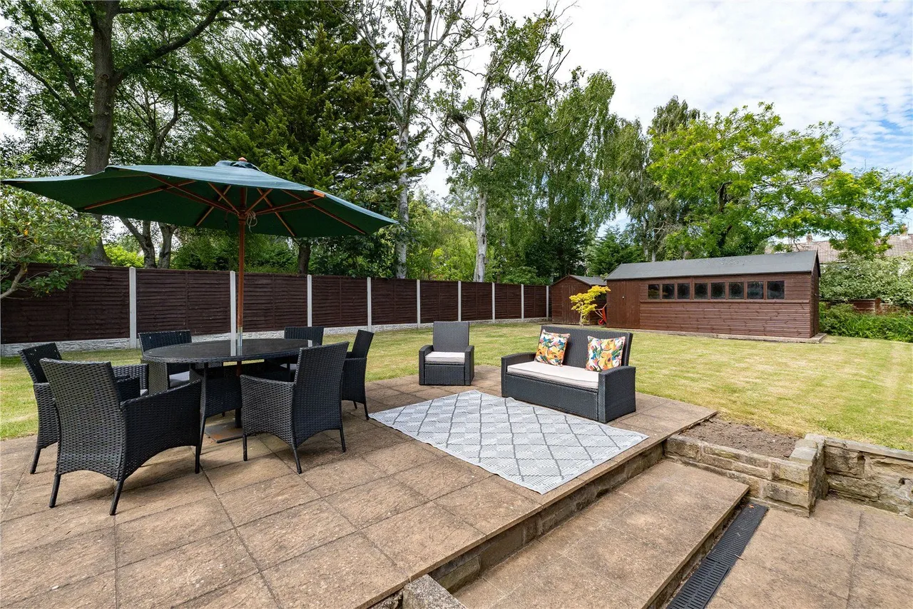 The Drive, Adel, LS16, photo 15