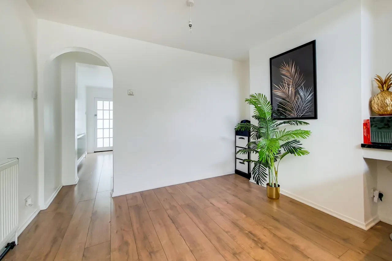 Mitcham, CR4, photo 4