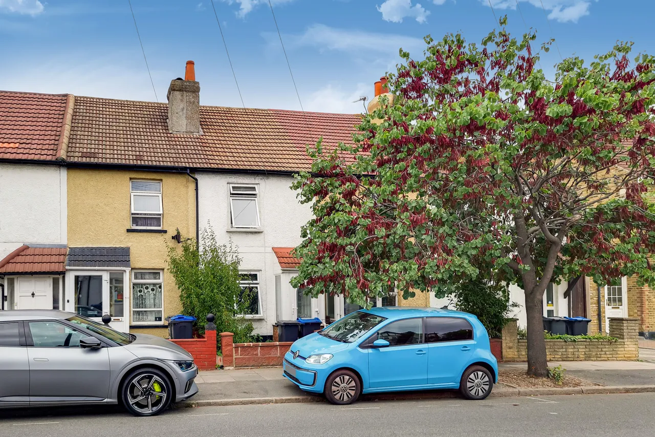 Mitcham, CR4, photo 10