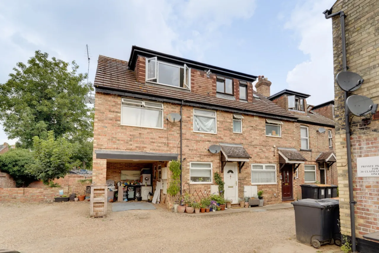 1 bed flat for sale — Clapham Road, Bedford