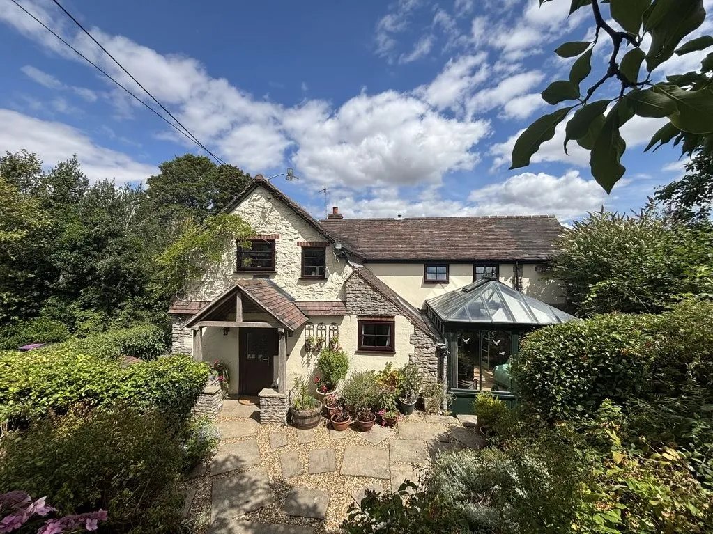 3 bed house for sale — Bourton Road, Much Wenlock, Shropshire TF13 6AJ