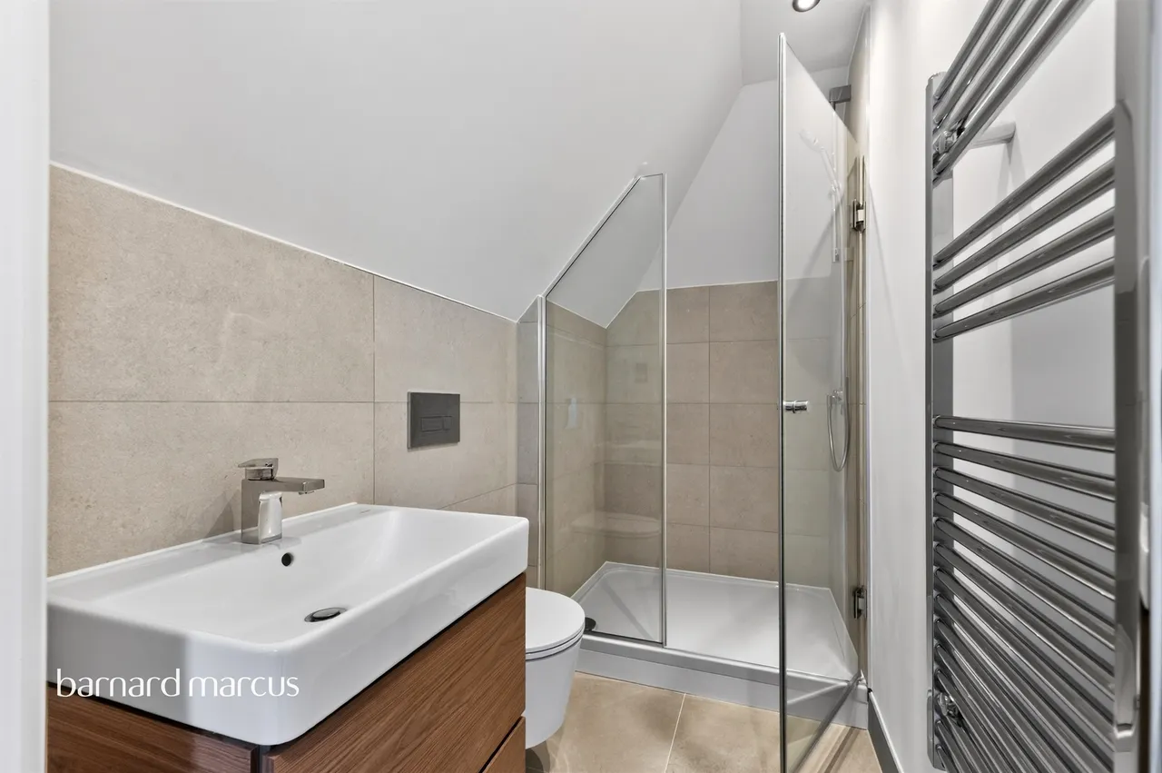 Brunswick Close, Epsom, KT17, photo 8