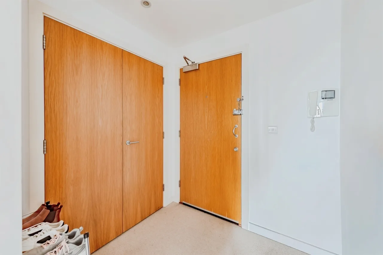 Queensway, Redhill, photo 10