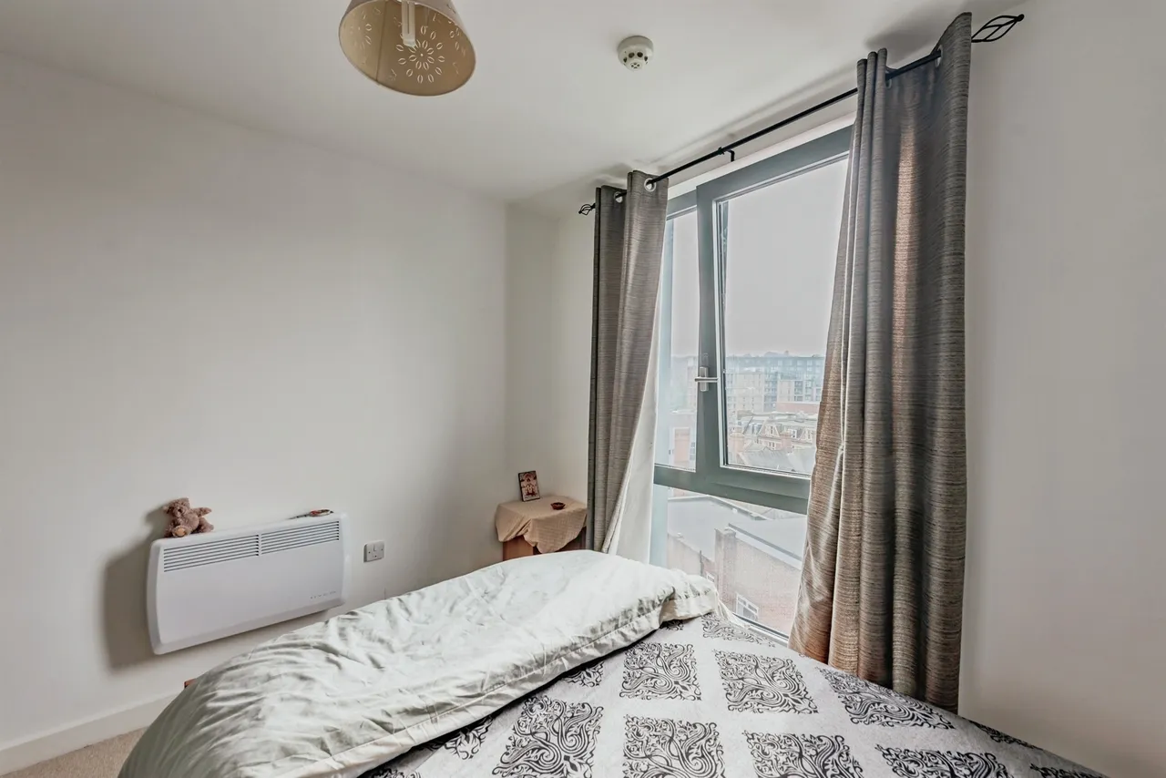 Queensway, Redhill, photo 8