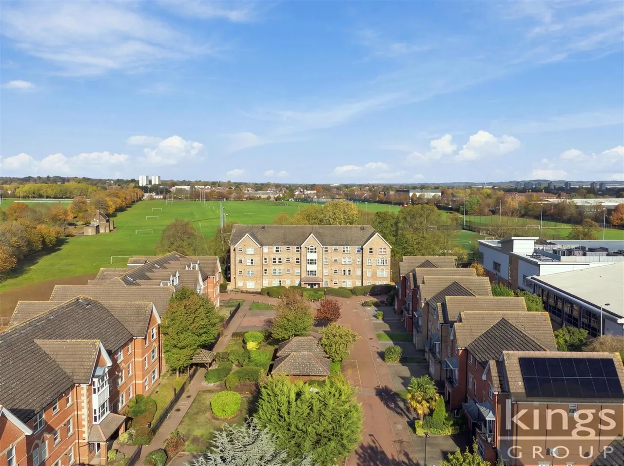 Cobham Close, Enfield, photo 14