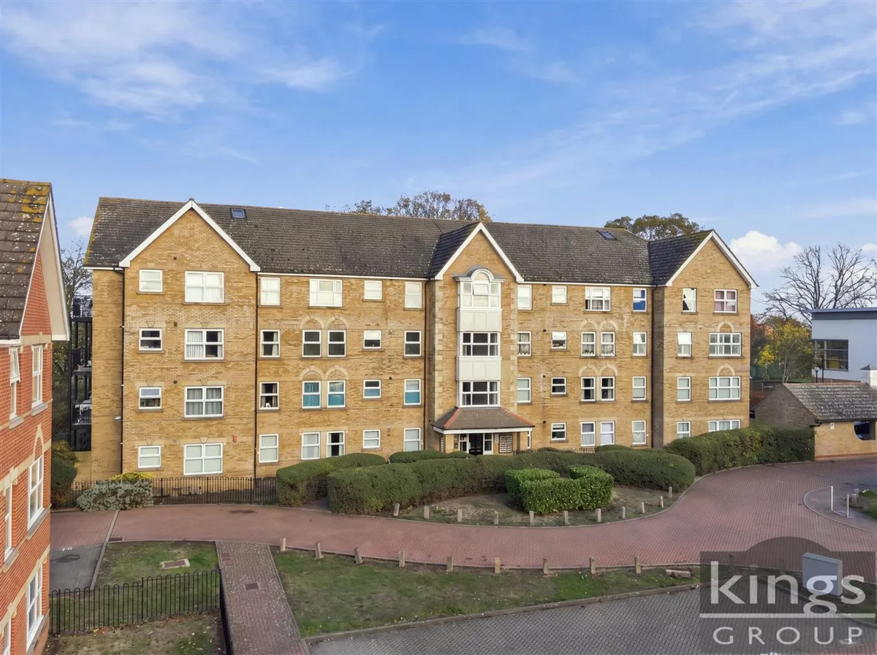 Cobham Close, Enfield, photo 16