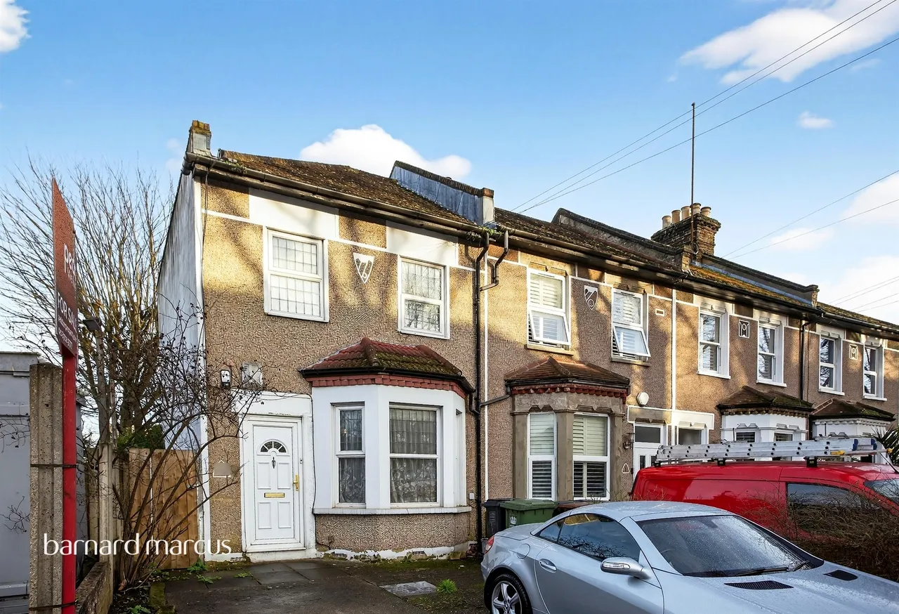 3 bed house for sale — Kangley Bridge Road, London