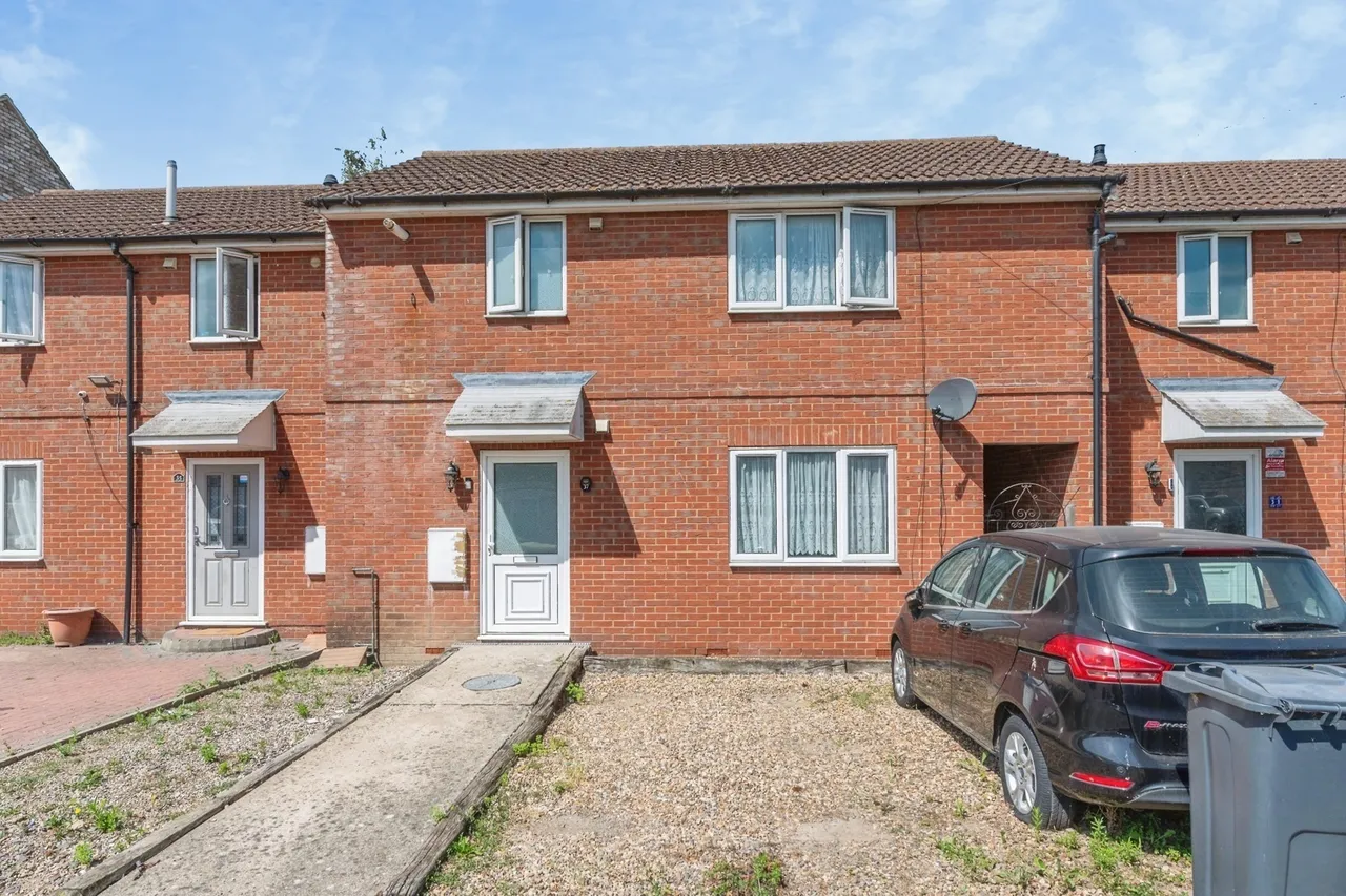 3 bed house for sale — Portsea Road, Tilbury, Essex, RM18