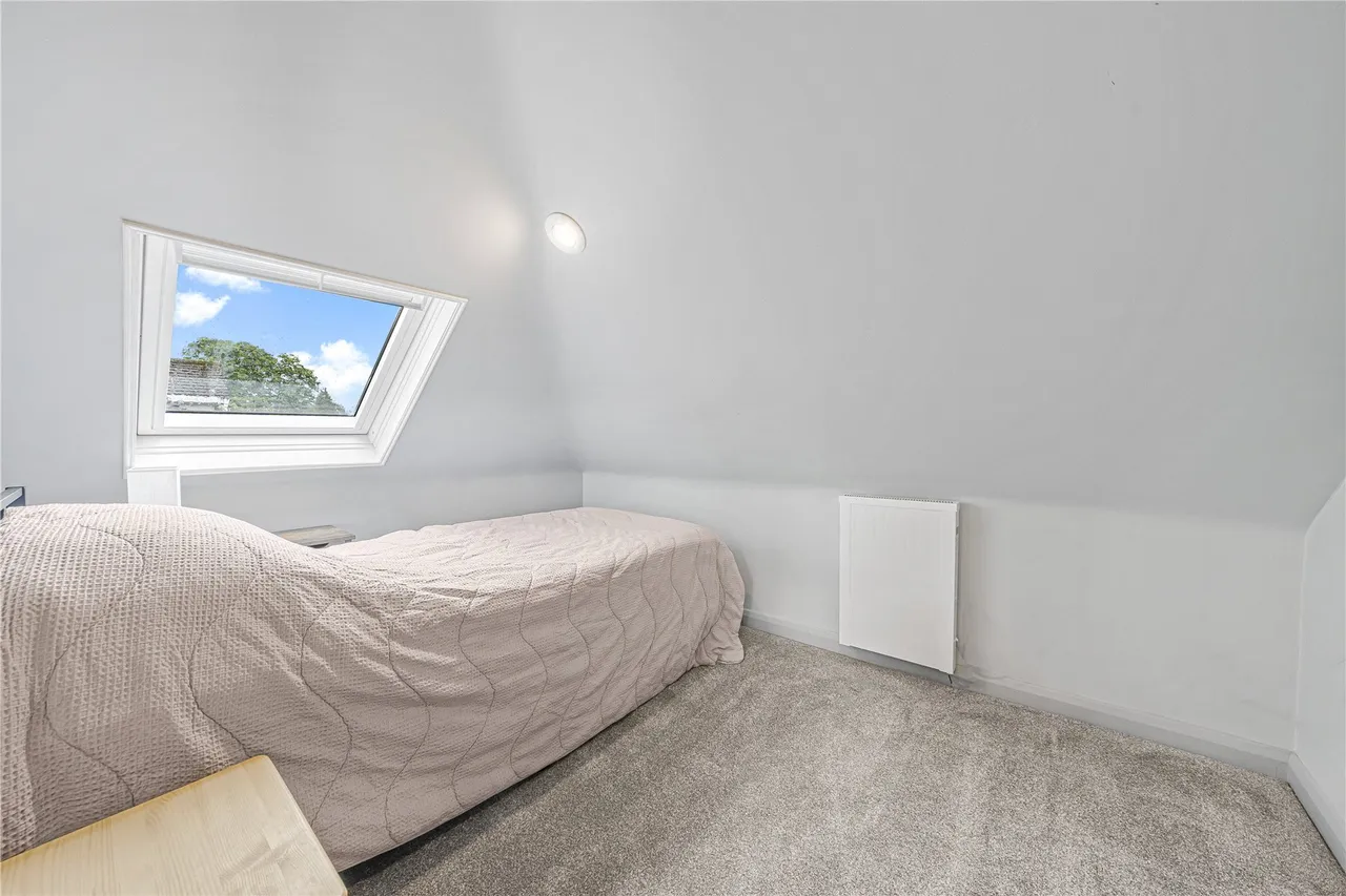 Hersham Road, Hersham, KT12, photo 9