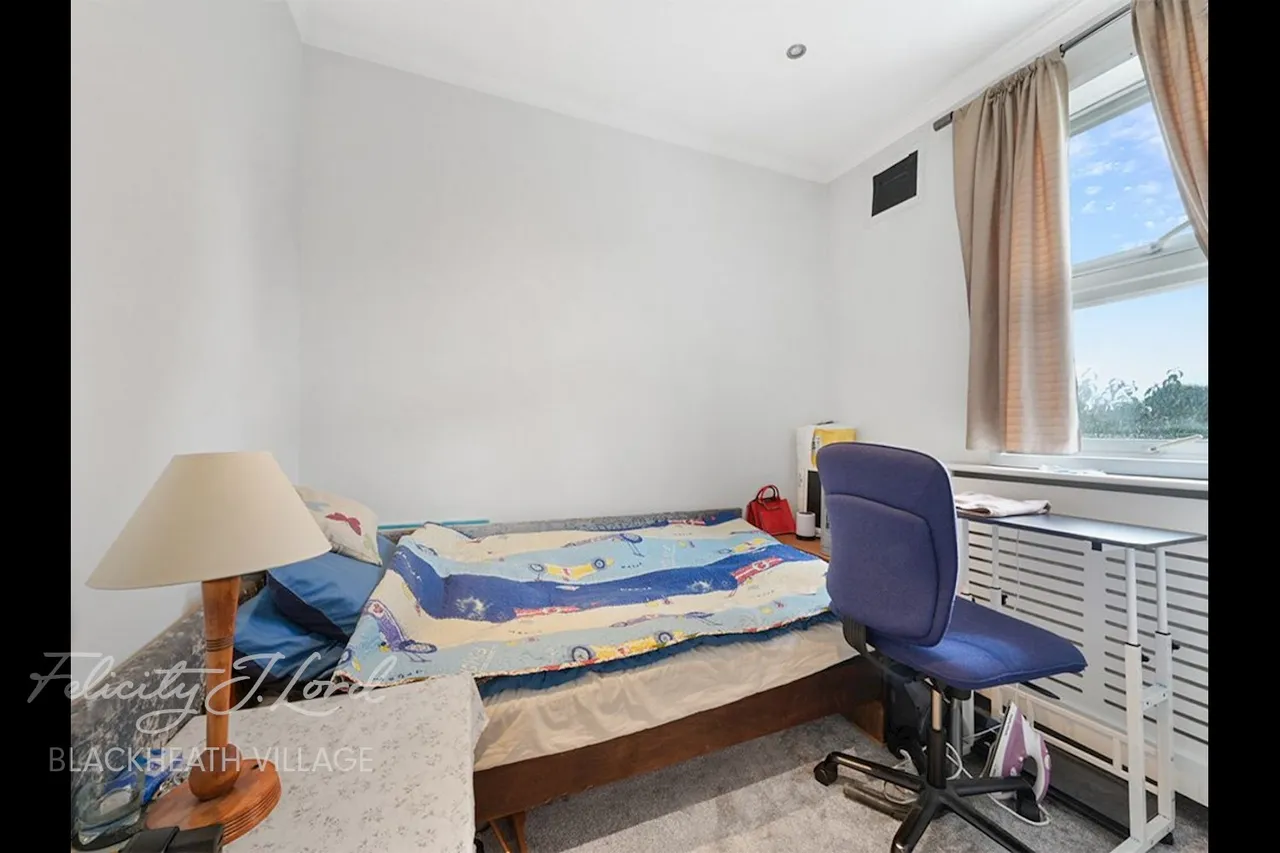 Dursley Road, London, photo 9